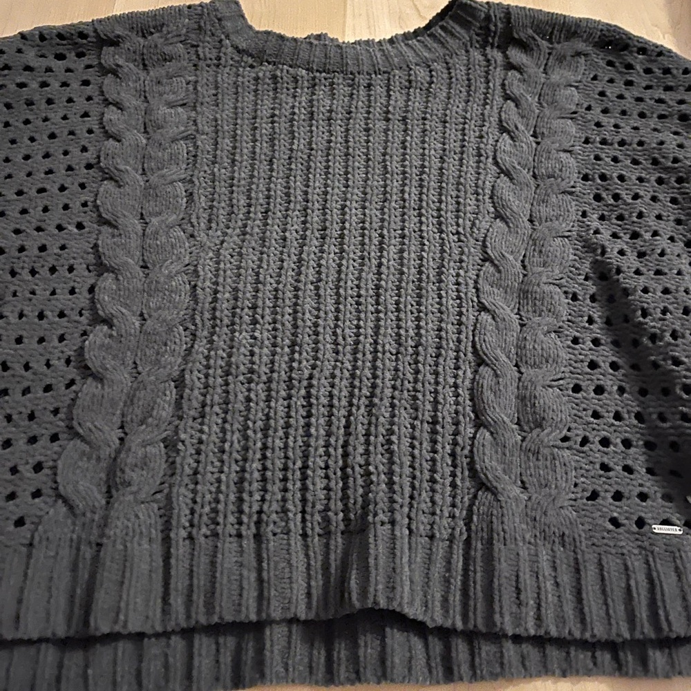 Hollister Cropped Cable Knit Sweater